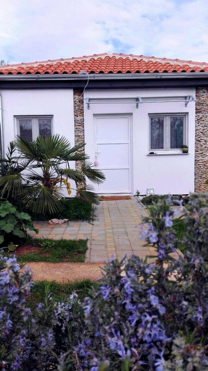 Studio Apartman Vortex Fažana Exterior foto